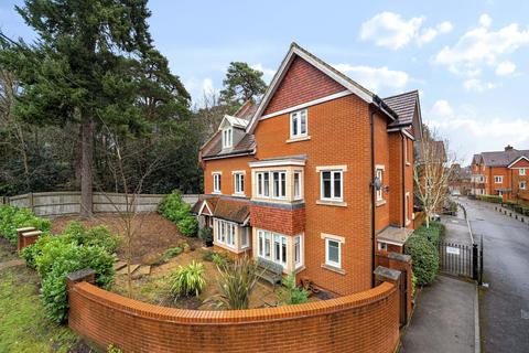 4 bedroom semi-detached house for sale, Convent Close, Woking, GU22