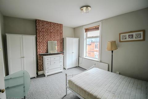 2 bedroom end of terrace house to rent, Cromer Road, Nottingham