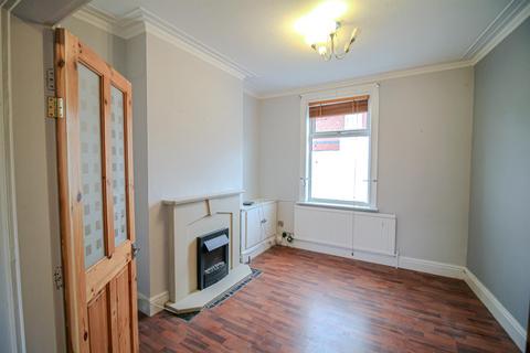 2 bedroom end of terrace house to rent, Cromer Road, Nottingham