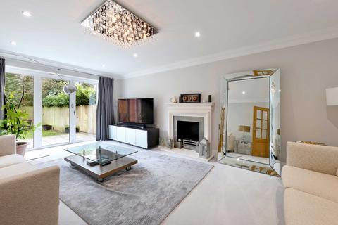 6 bedroom house to rent, Daleside, Gerrards Cross, SL9