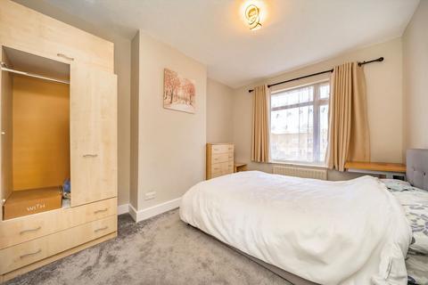 3 bedroom semi-detached house for sale, Cambridge Road, Hounslow TW4