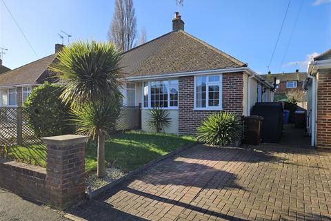 2 bedroom semi-detached bungalow for sale, Gillian Close, Aldershot