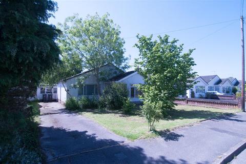 2 bedroom detached bungalow for sale, Dales Drive, Wimborne