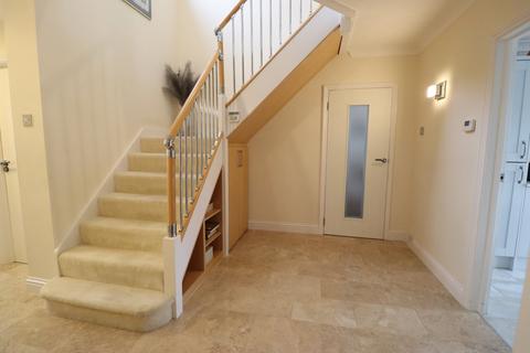 4 bedroom detached house for sale, Mountdale Gardens, Leigh-on-Sea, SS9