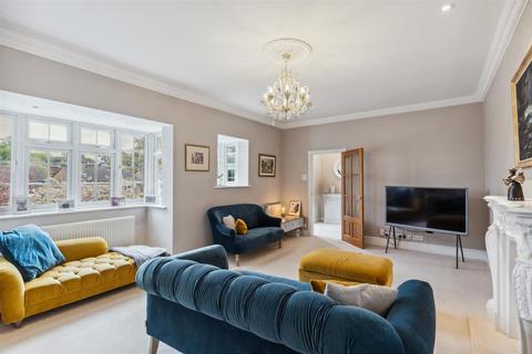 4 bedroom detached house for sale, Doctors Commons Road, Berkhamsted