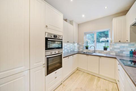15 Riddlesdown Road, Purley, CR8 1DG
