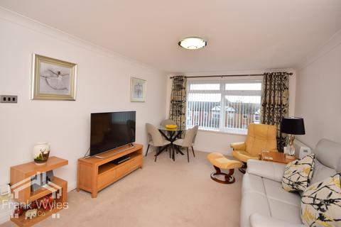 2 bedroom apartment for sale, Flat 39, St. Andrews Court, St. Andrews Road North, Lytham St. Annes, Lancashire