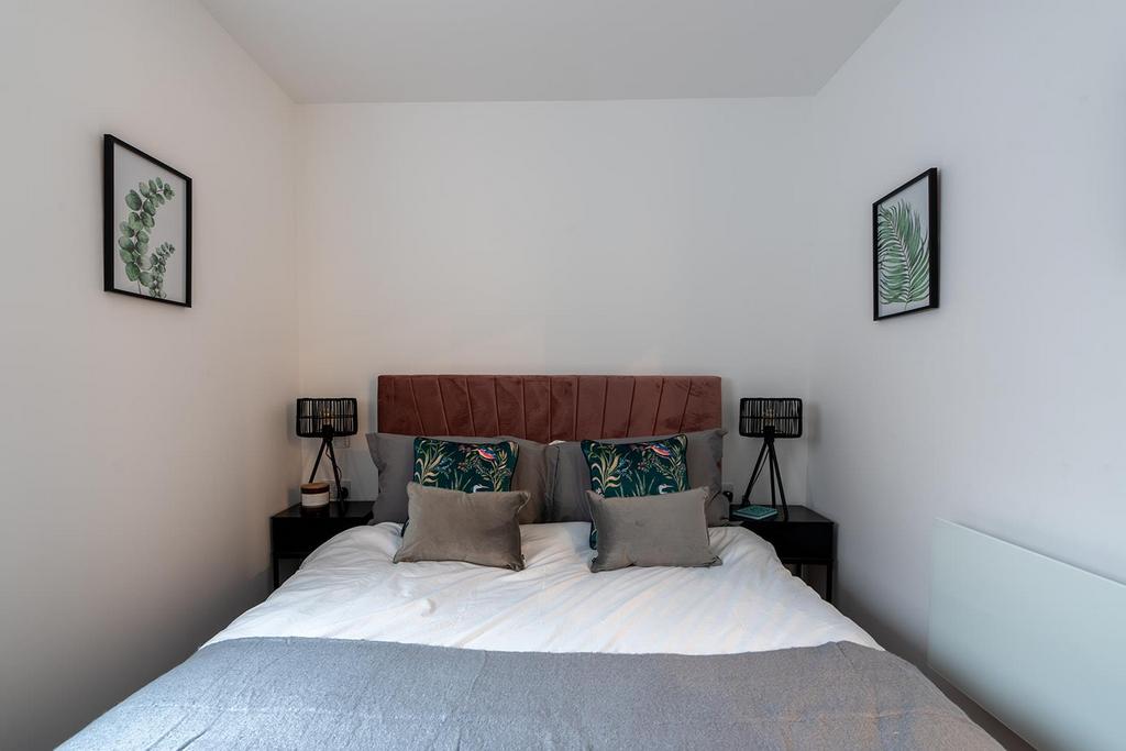 AT202099-HDR.jpg