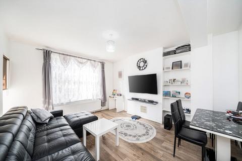 3 bedroom flat for sale, Long Meadow, London NW5