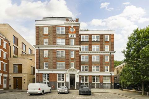 Studio for sale, Bartholomew Close, London EC1A