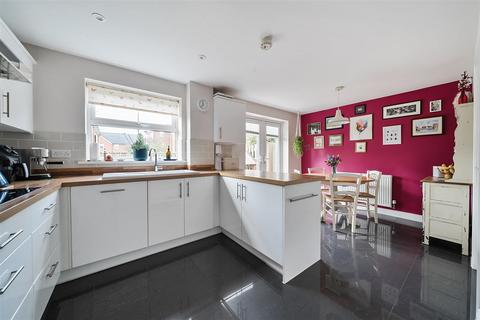 5 bedroom detached house for sale, Locks Yard, Headcorn, Ashford