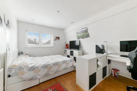 27 Castle Avenue, Epsom, KT17 2PL
