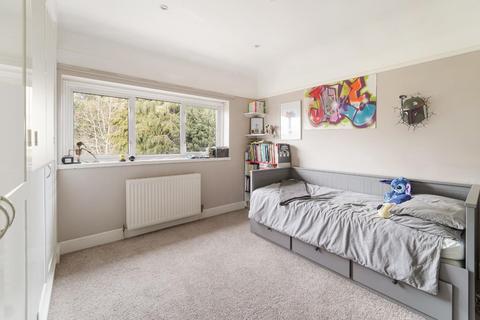 27 Castle Avenue, Epsom, KT17 2PL