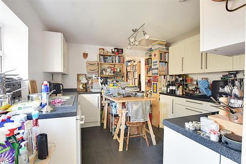 2 bedroom flat for sale, Holliers Hill, Bexhill-On-Sea