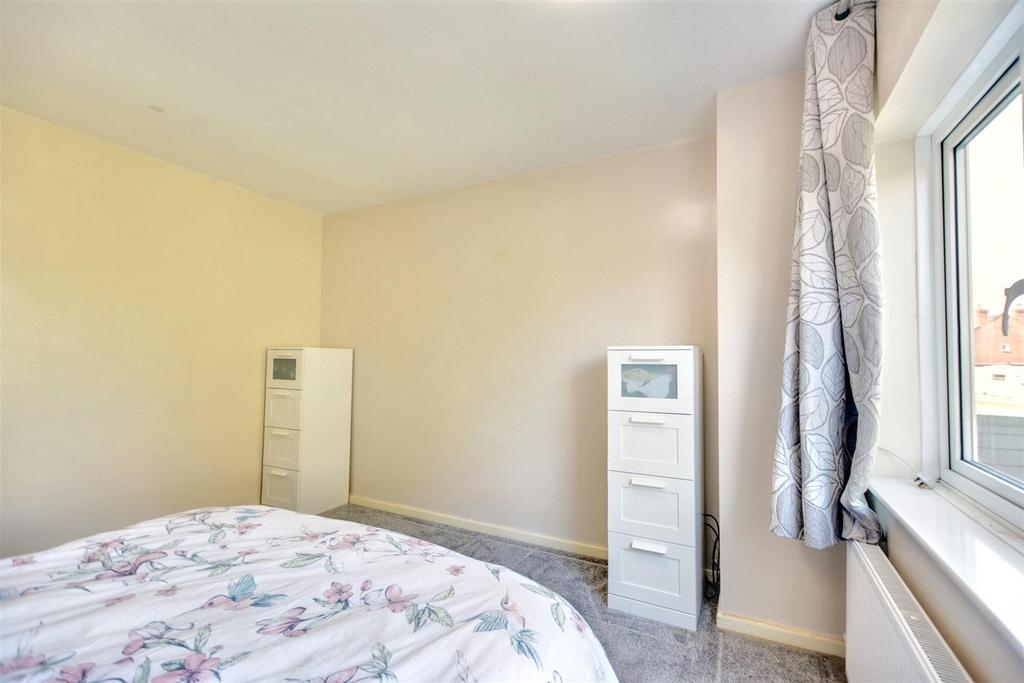 Bedroom 1 3.jpeg