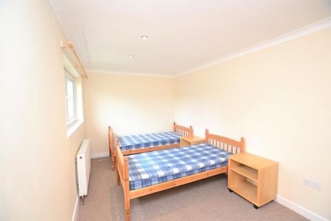 2 bedroom flat to rent, West Cairn Crescent, Penicuik, EH26