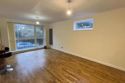 2 bedroom flat to rent, Surrey Road, Seaford BN25