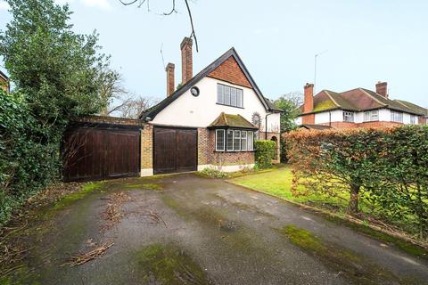 3 bedroom detached house for sale, Woodland Way, Weybridge, KT13