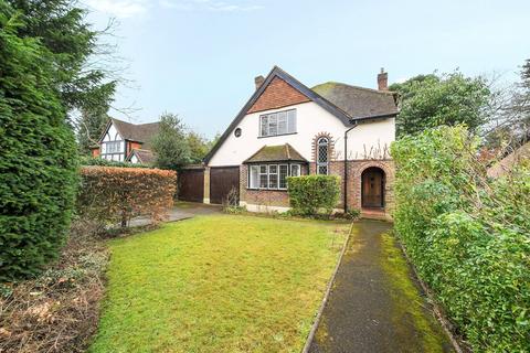 3 bedroom detached house for sale, Woodland Way, Weybridge, KT13