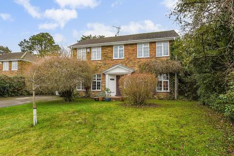 4 bedroom detached house for sale, Curtis Road, Alton, Hampshire