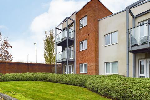 2 bedroom flat for sale, Lowe Gardens, Popley, Basingstoke, RG24