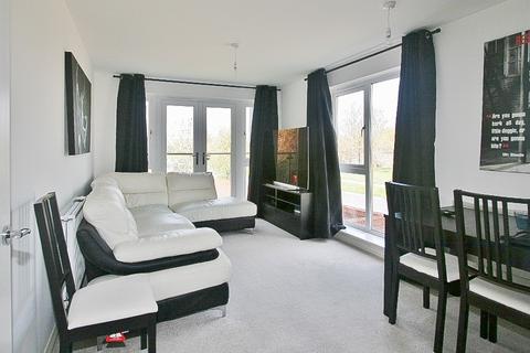 2 bedroom flat for sale, Lowe Gardens, Popley, Basingstoke, RG24