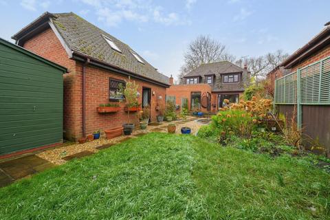 4 bedroom detached house for sale, Reading Road, Chineham, Basingstoke, RG24