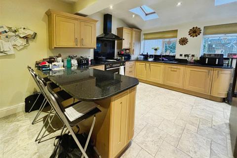 6 Ridgeway, Shipley, BD18 1PL