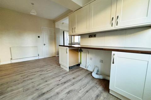 3 bedroom semi-detached house for sale, Claremont Avenue, Shipley BD18