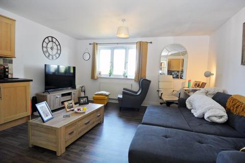 1 bedroom house for sale, Crescott Hall, Feltham TW13