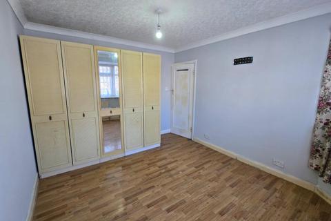 3 bedroom semi-detached house to rent, Bellamy Drive, Stanmore