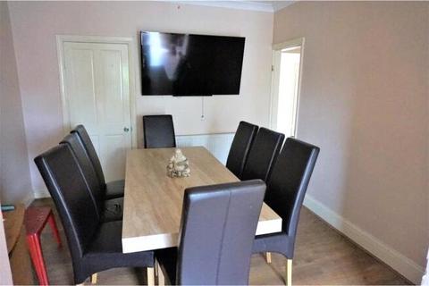 4 bedroom semi-detached house for sale, High Park Drive, Bradford, West Yorkshire, BD9