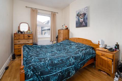 1 bedroom apartment to rent, Islington High Street, London, N1