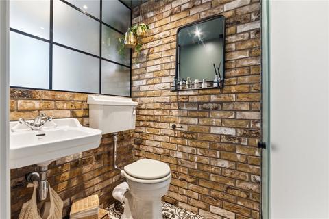 37a Sarsfeld Road, London, SW12 8HR