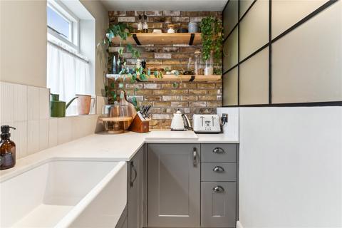 37a Sarsfeld Road, London, SW12 8HR