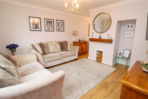 3 bedroom semi-detached house for sale, Gordon Avenue, Fleet GU52