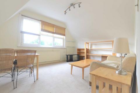 2 bedroom flat to rent, Queens Avenue, London N10