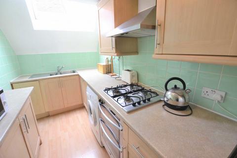 2 bedroom flat to rent, Queens Avenue, London N10