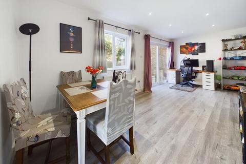 5 Brambling Rise, Hemel Hempstead, HP2 6DT