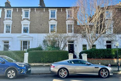 4 bedroom flat for sale, Harley Road, London, NW3