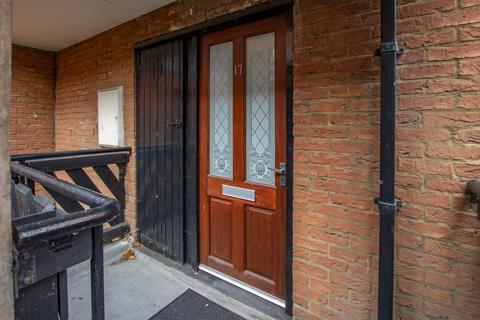 1 bedroom flat to rent, St. Nicholas Close