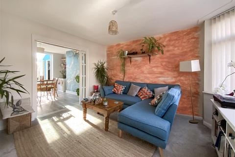 7 Greenore, Bristol, BS15 8ER