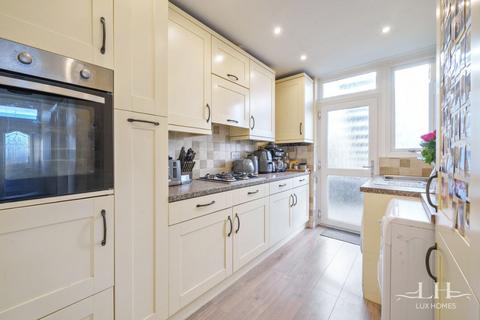 2 bedroom maisonette for sale, St. Marys Lane, Upminster