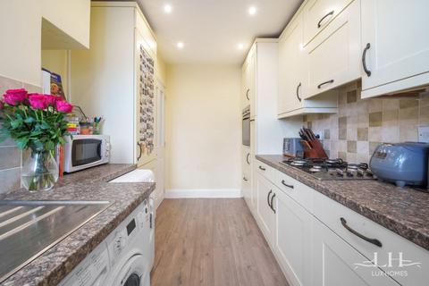 2 bedroom maisonette for sale, St. Marys Lane, Upminster