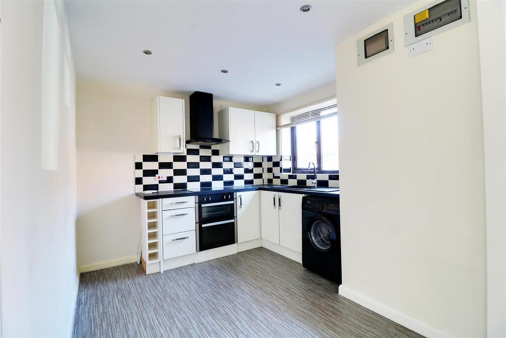 OPEN PLAN BREASKFAST KITCHEN measuring
