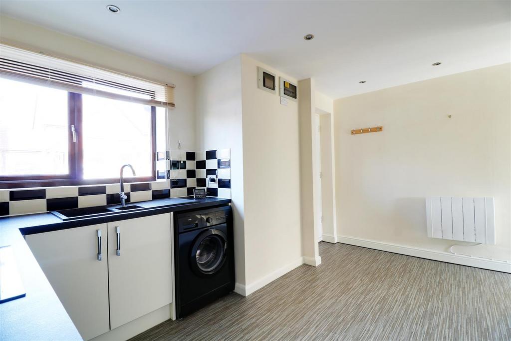 OPEN PLAN BREASKFAST KITCHEN measuring