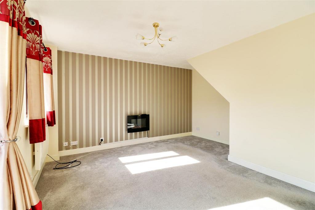 FULL WIDTH REAR LOUNGE measuring