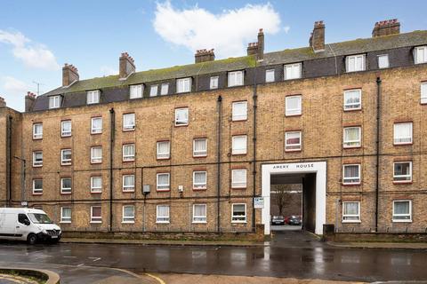 1 bedroom flat for sale, Kinglake Street, Elephant and Castle, London, SE17