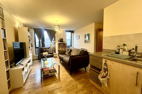 2 bedroom apartment to rent, Collier Street, Manchester, M3 4NA