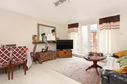 2 bedroom flat to rent, Church Road, Acton